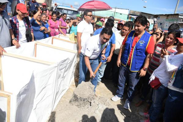 Gobernador da inicio a levantamiento de rasantes en Punchana